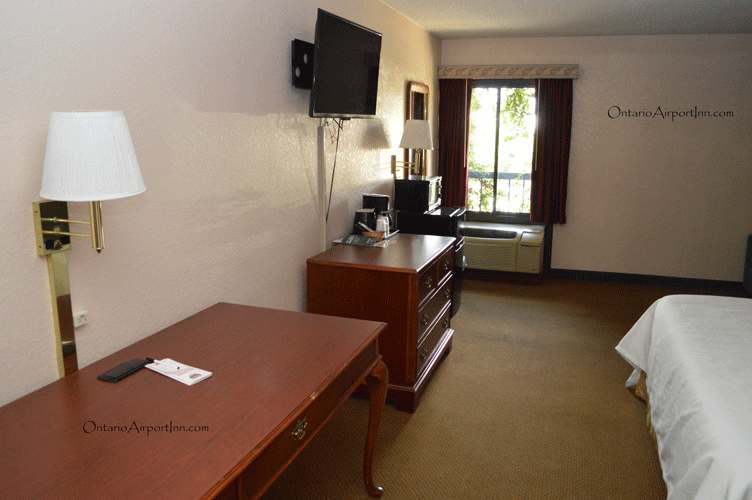 Executive King room amenities photo